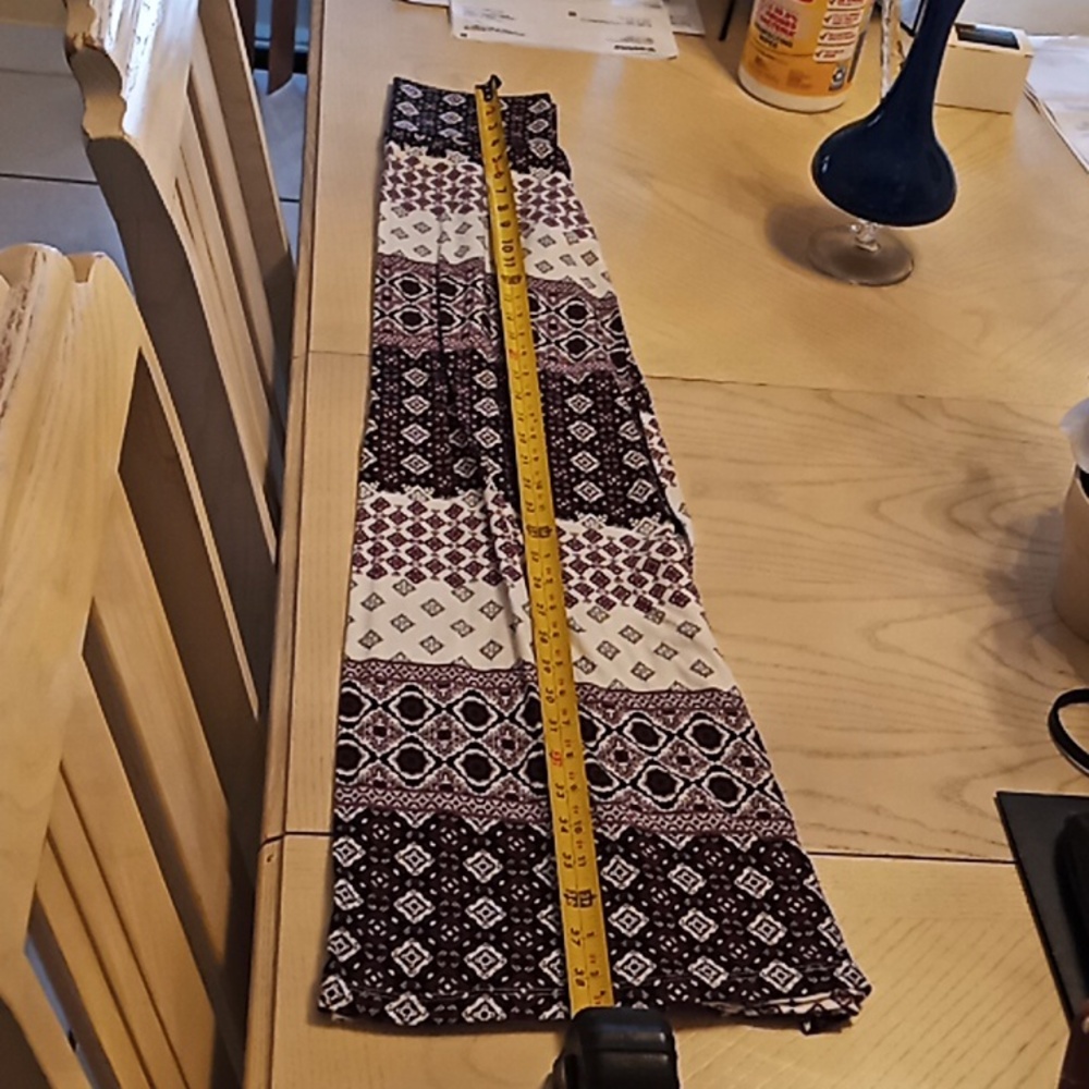 Charlotte Russe Long Skirt With Slit On Each Side.White/Burgundy & Black Pattern - Picture 11 of 14